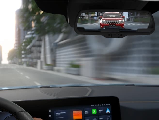 Gương chiếu hậu kỹ thuật số tiên phong trong phân khúc​