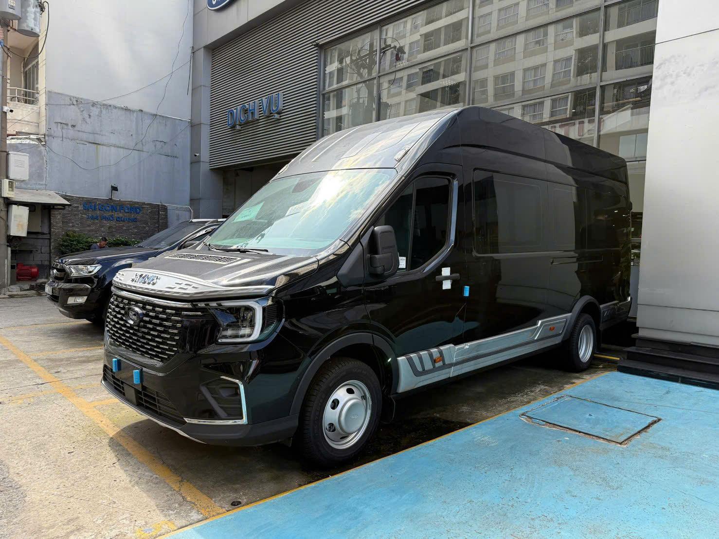 Transit Limousine VIP